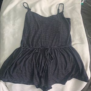 Romper black and white stripes